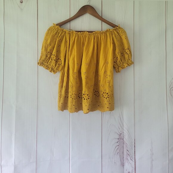 Charlotte Russe Tops - Charlotte Russe Off-the-Shoulder Crop Top, M, Crochet Detail, Like New, EUC